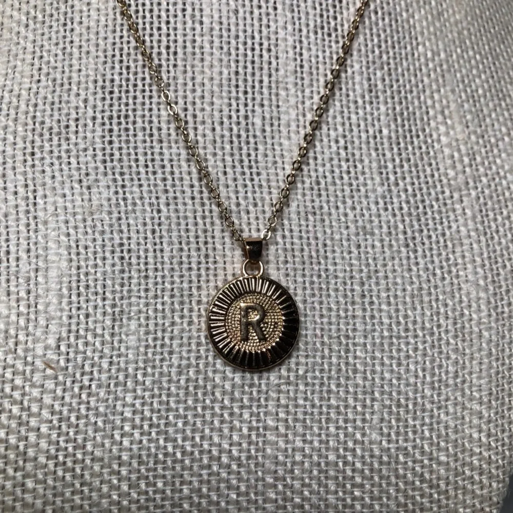Initial “R” Letter Necklace 18KGP - Picture 3 of 7